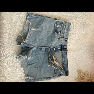 Levi’s Cutoff Jean Shorts